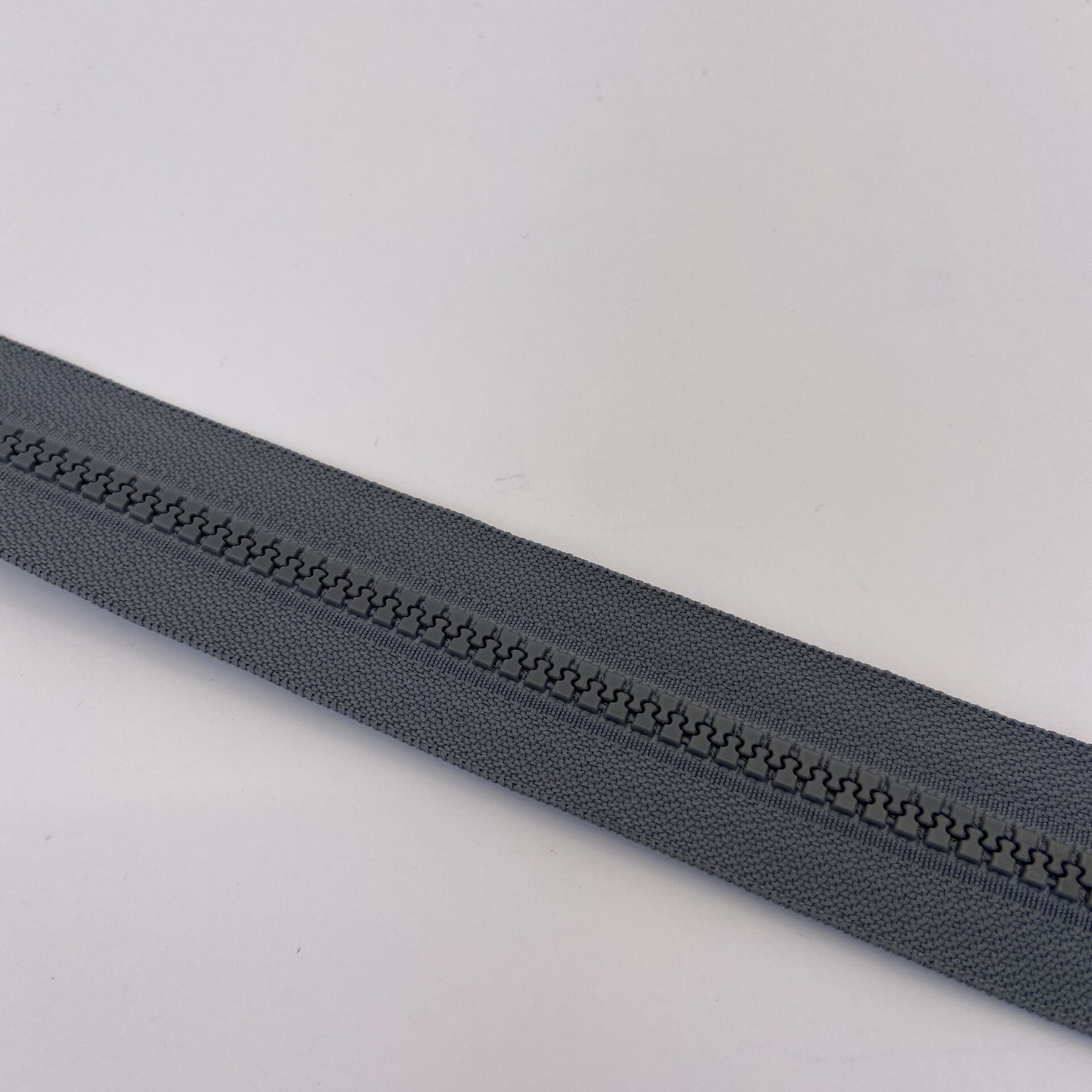 SOO Kaksoislukkoketjut 65cm Šedá