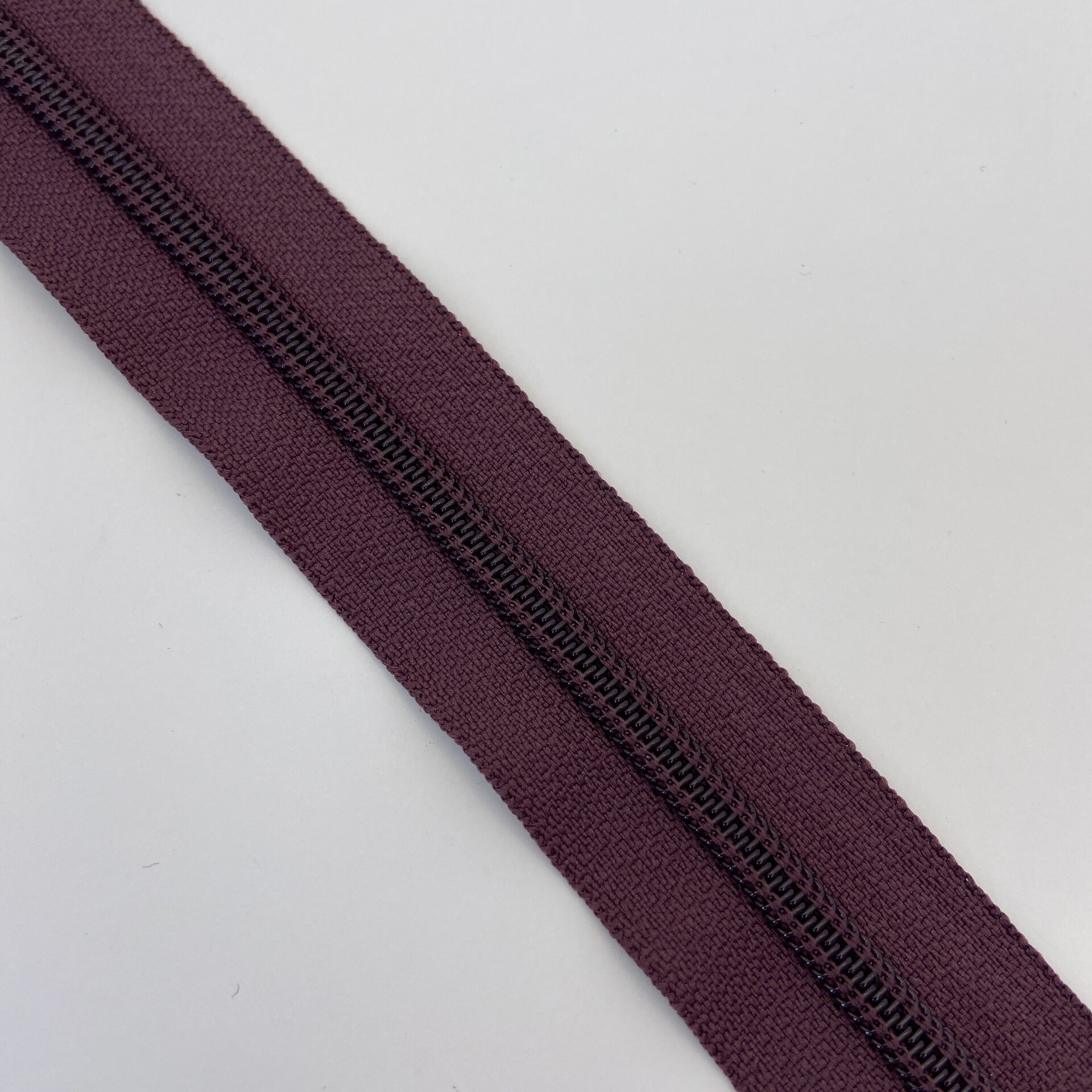 SOO Open-End Zipper – Jacket Zipper for Sewing 6mm, 55cm Burgundi (spiraali)