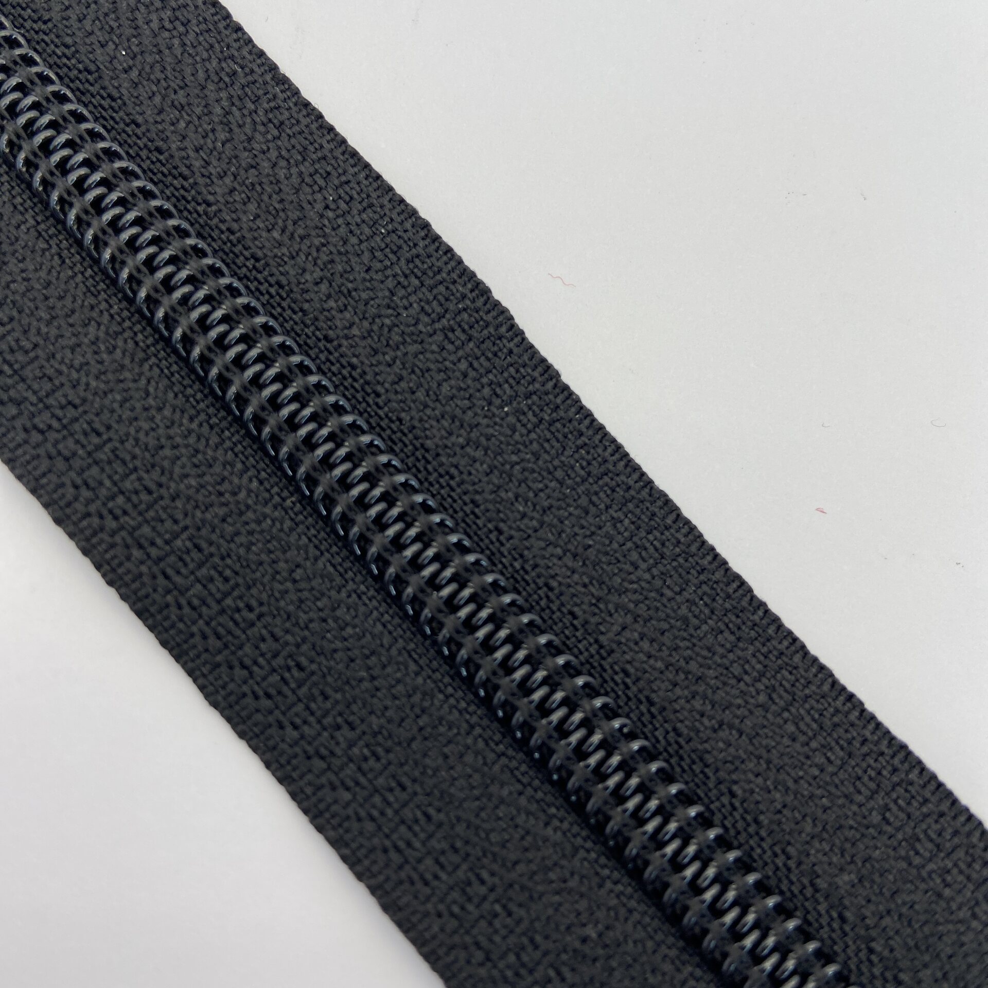 Housuketju 15cm Musta