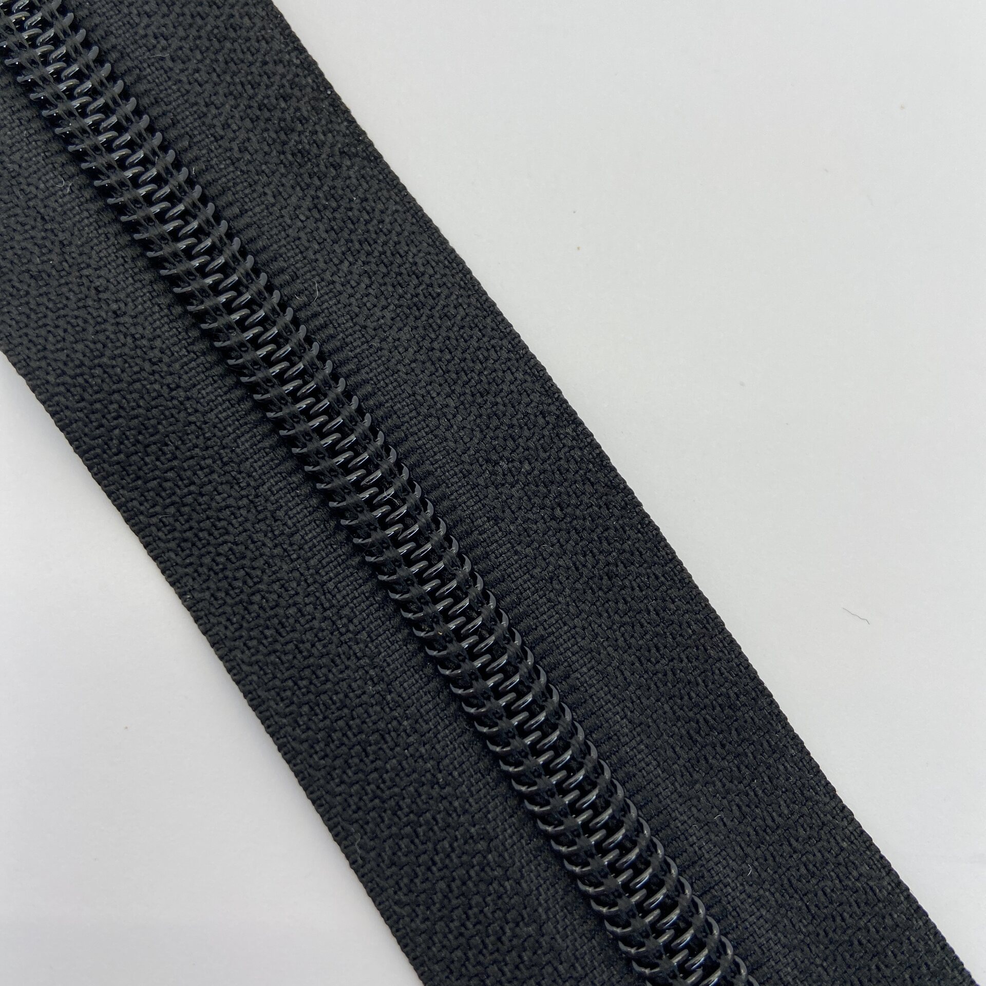 Housuketju 18cm Musta