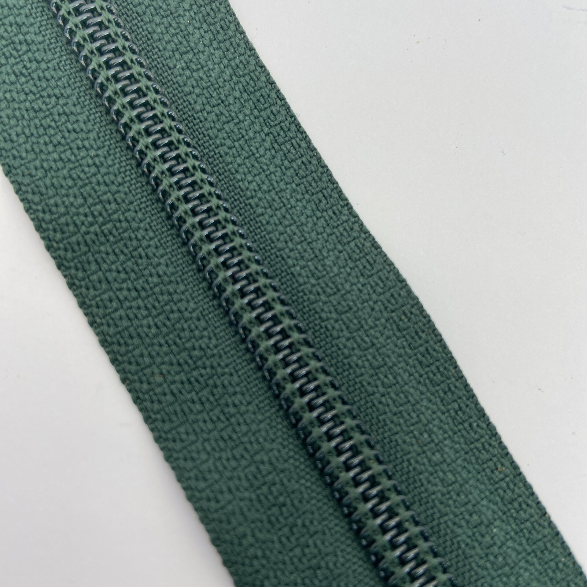 Housuketju 18cm Tummanvihreä