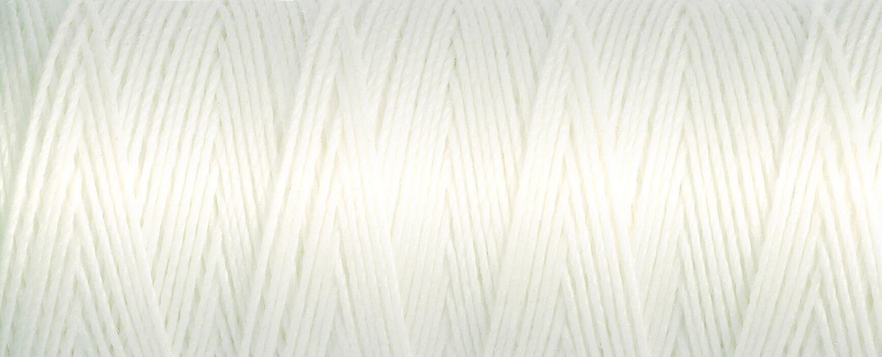 Gütermann Napinläpilanka (30 m) 111