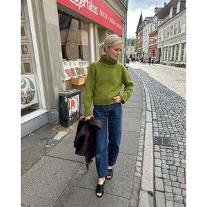 Petite Knit Amy Sweater (suomeksi)