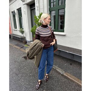 Petite Knit Celeste Sweater (suomeksi)