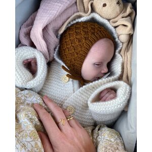 Petite Knit Selma’s Sleep Suit (suomeksi)