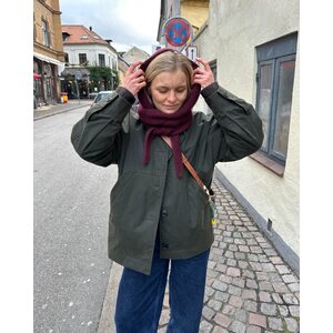Petite Knit Sophie Hood (suomeksi)