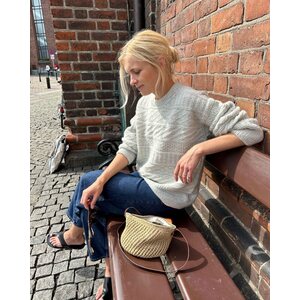 Petite Knit Storm Sweater (suomeksi)